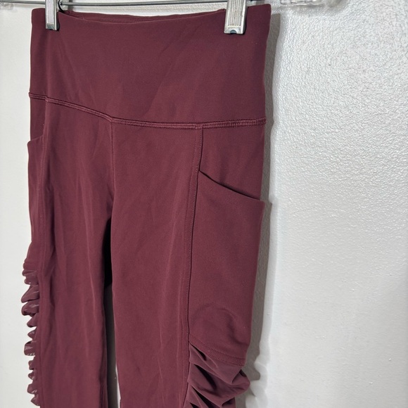 Lululemon Sharp Turns Crop 17” - Redwood - Size 2 (W6AMES) Capri Leggings‎ - Picture 13 of 15